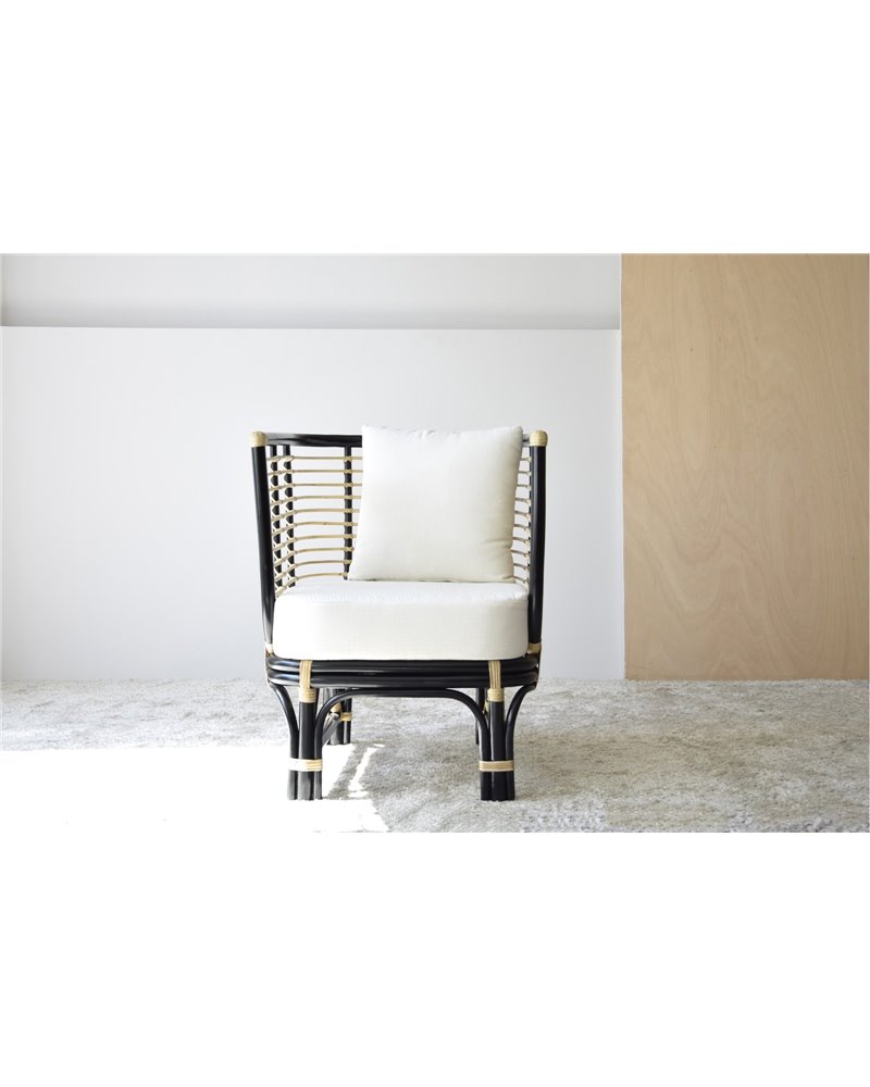 SILLÓN VERA EN RATTAN CON COJÍN SILLÓN VERA EN RATTAN CON COJÍN