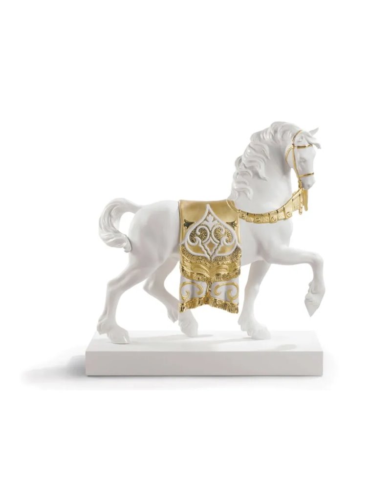 Escultura Caballo cortesano. Lustre oro Escultura Caballo cortesano. Lustre oro