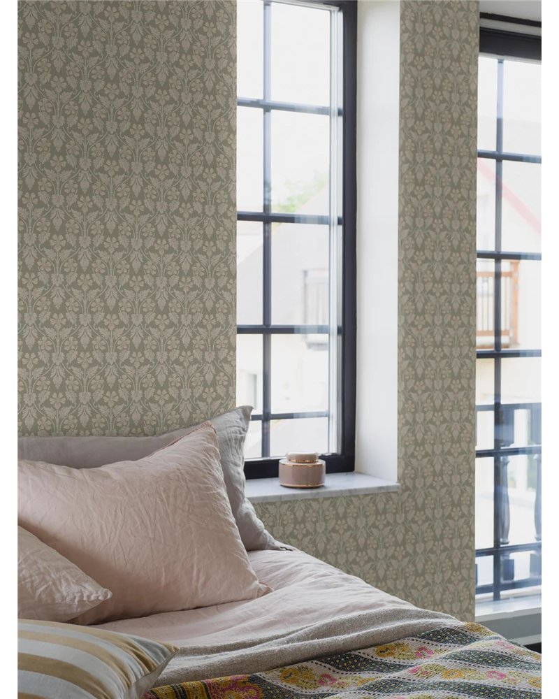 Nora Green 4586