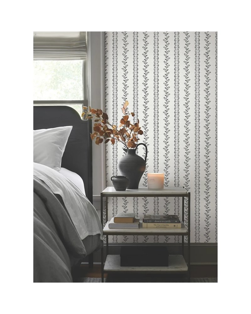 Everleigh White Black MF4761